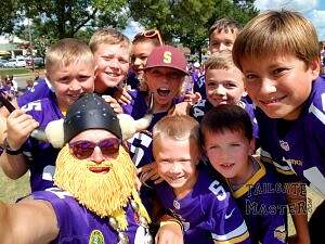 2017VikingsTrainingCampMankatoMN-TailgateMaster141032[1].jpg